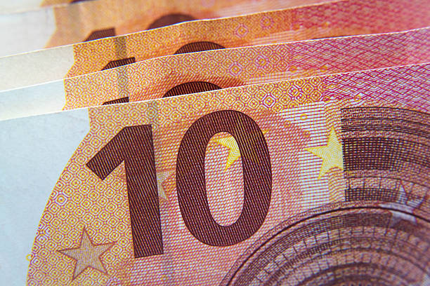 Small banknotes of low denominations, euro.