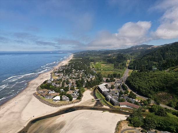 istock Neskowin Oregon and Proposal Rock 2254290092