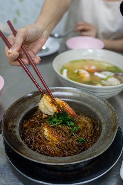 Shrimps baked with glass noodle
