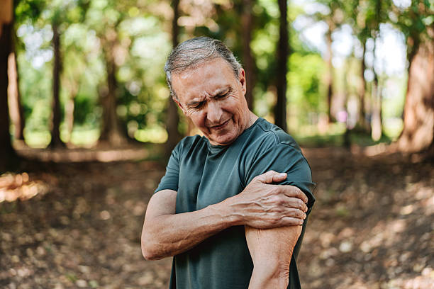 istock Elderly man with shoulder pain 2254392022