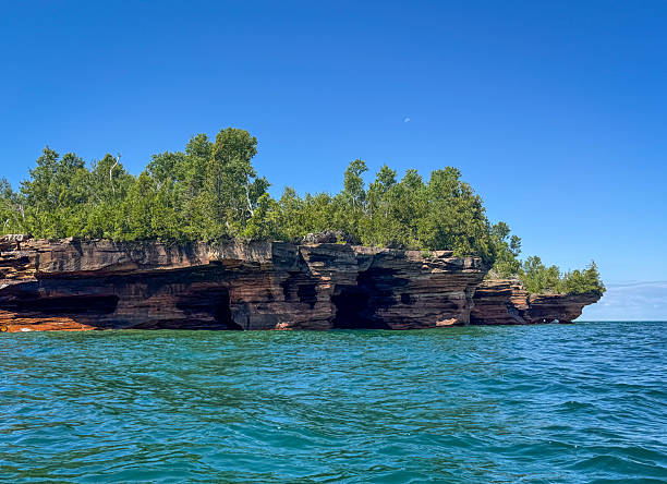 istock Rocky cliffs and caves of Devils Island, Lake Superior 2254398307