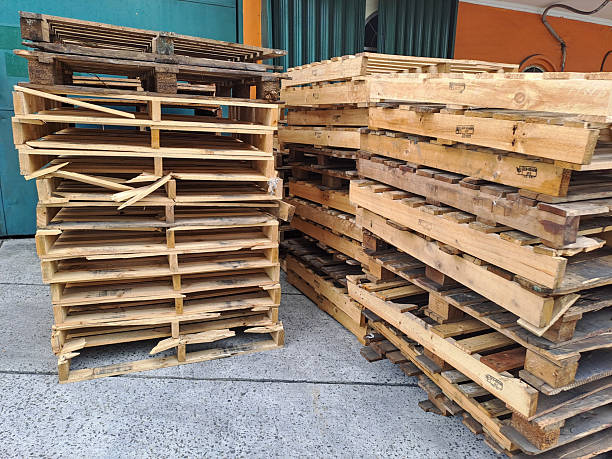 istock Pallet transport - warehouse 2254412628