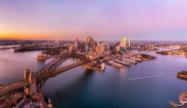 istock d Sydney Lavender High Bridge Closer Pan 2254431224