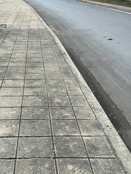 istock road in the city 2254546542