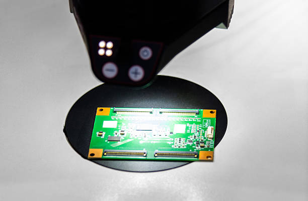 Microscope inspection system for checking the quality of electronic circuit boards