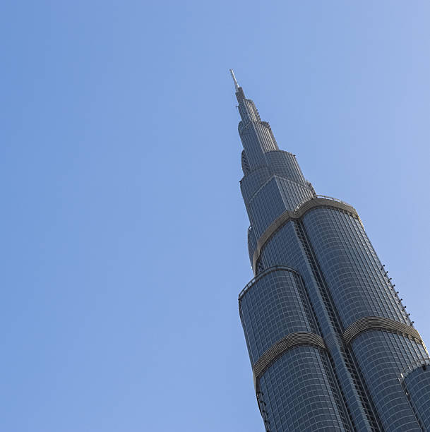 Dubai, United Arab Emirates 24. September 2024, Burj Khalifa showcasing modern architecture reaching high into blue sky
