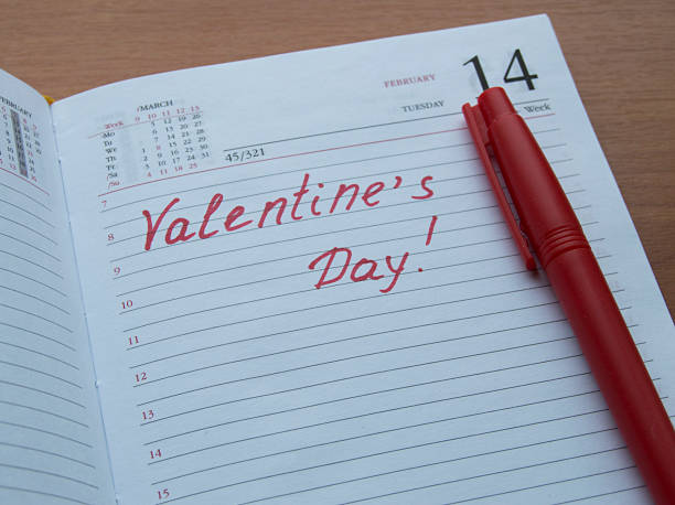istock Opened the diary with the words Valentine's Day 2254725011