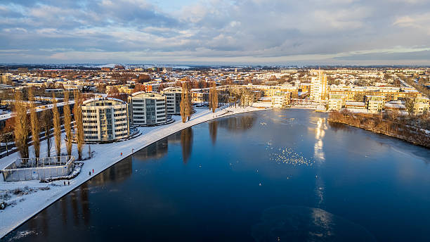 Luchtfoto van winkelcentrum Emiclaer in Amersfoort uitzicht vanaf het water