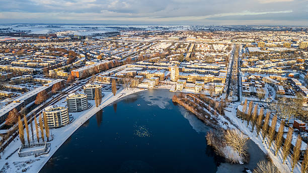 istock Luchtfoto van winkelcentrum Emiclaer in Amersfoort uitzicht vanaf het water 2254934321