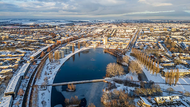 istock Luchtfoto van winkelcentrum Emiclaer in Amersfoort uitzicht vanaf het water 2254934728