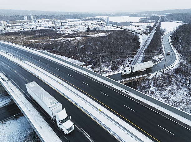 istock Winter Trucking 2255001750