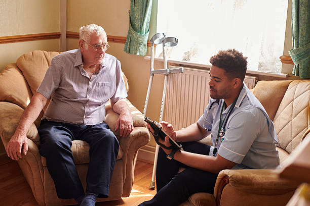istock care nurse house call 2255036639