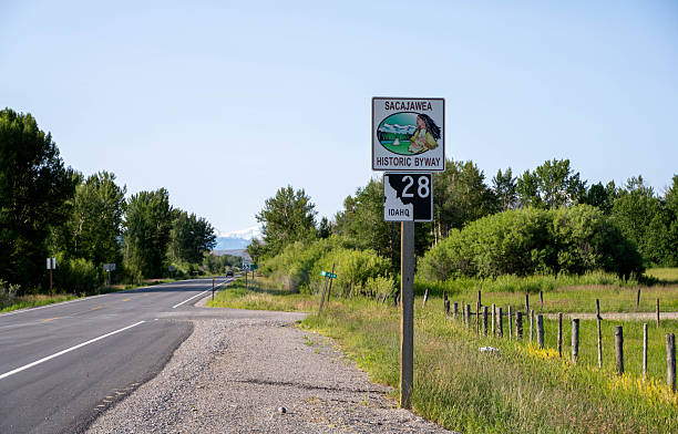 Road Sign Reading: Interstate ARIZONA 40. I-40 parallels the old Route 66  in some places.