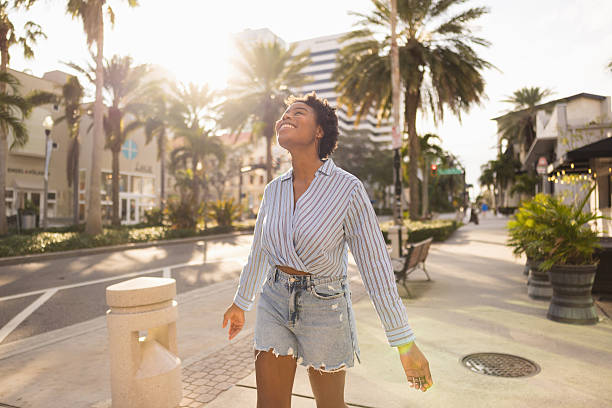 istock Young tourist walking in miami beach enjoying sunlight 2255323947