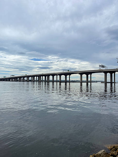 istock Saint Johns River in Jacksonville, Florida 2255585603