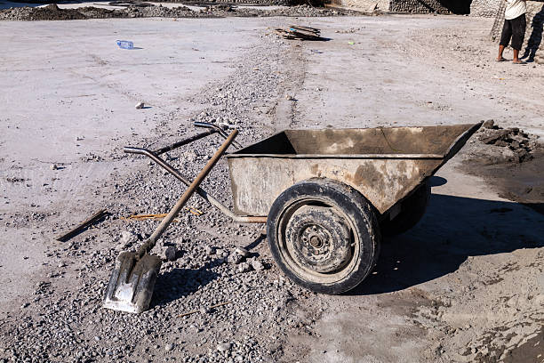 Construction wheelbarrow for transporting building materials and concrete on a construction site