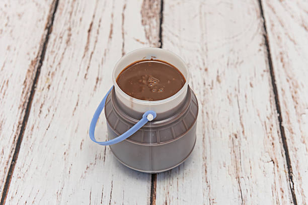 Half a liter of hot chocolate in a one-liter plastic container