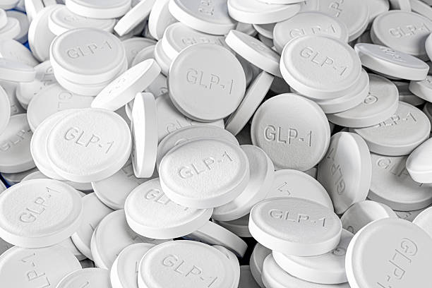 fogyókúrás tabletták elérhetők: rengeteg glp-1 tabletta - tabletta témájú stock jellegű vizuális alkotások, jogdíjmentes fotók és képek
