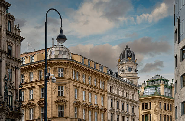 Location: 1st Municipal District of Vienna, Innere Stadt, Graben, Spiegelgasse - Architectural specs: bourgeois, monument protection - Trails and leisure activities: Sultansweg, long distance path