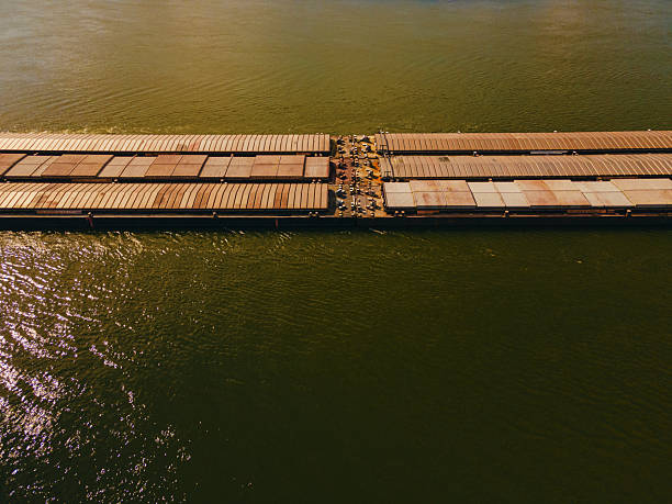 Improving the environmental & economic performance of the Danube fleet. Greener transportation by use of alternative fuels (hydrogen, electricity) in inland cargo ships.