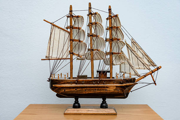 Picture of a junk ship model for decorating living rooms, bedrooms within homes, resorts or luxury hotels.