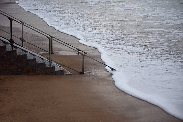 grandes marées à Saint-Malo sur la plage du Sillon