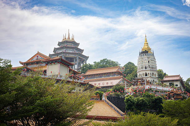 The Kek Lok Si Temple has grown to become the largest Chinese Buddhist temple in Malaysia and also as a center for Chinese Buddhist teachings in Southeast Asia.