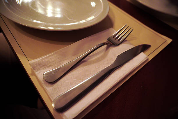 Refined atmosphere, warm and soft lighting, clean dish
