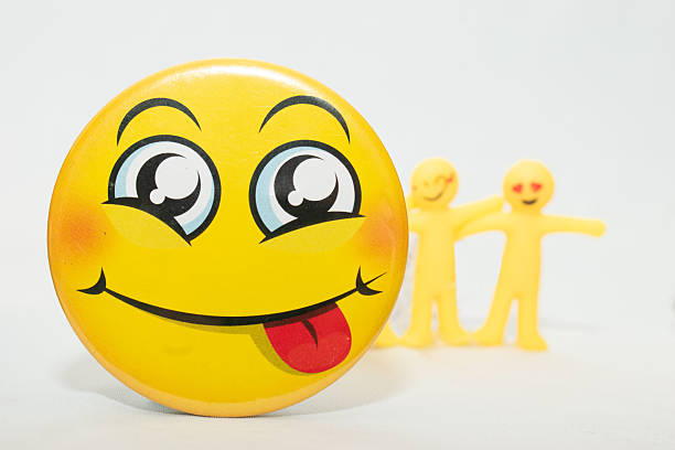 Bright conceptual image featuring a smiley character symbolizing happiness, positivity and emotional expression. Ideal for mental health, motivation, customer satisfaction, social media and emotional well-being themes.