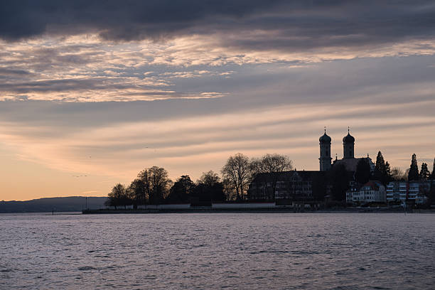Friedrichshafen, wolkiger Abendhimmel mit Schlosskirche