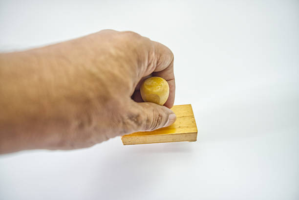 Identification equipment of the stamp type for paper with liquid ink