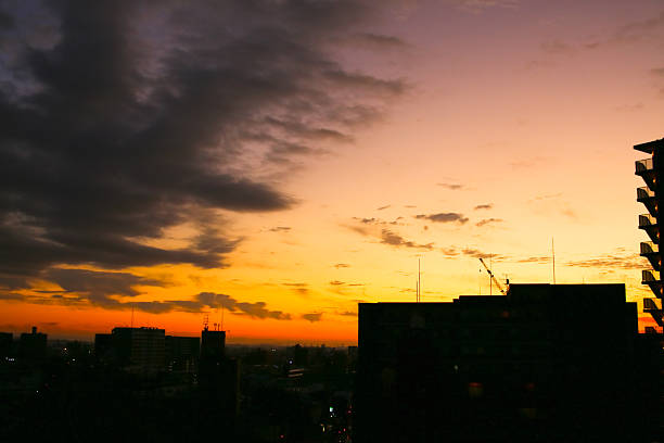 The beautiful dawn scenery in the city is beautiful and quiet.