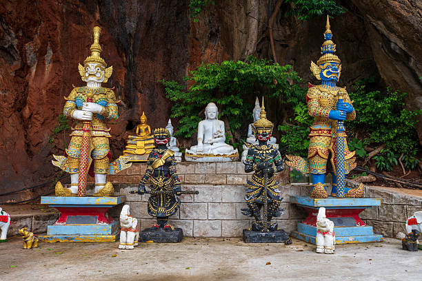 Wat Tham Suea