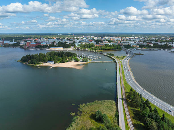 Road to central Vaasa from Vaskiluoto island.