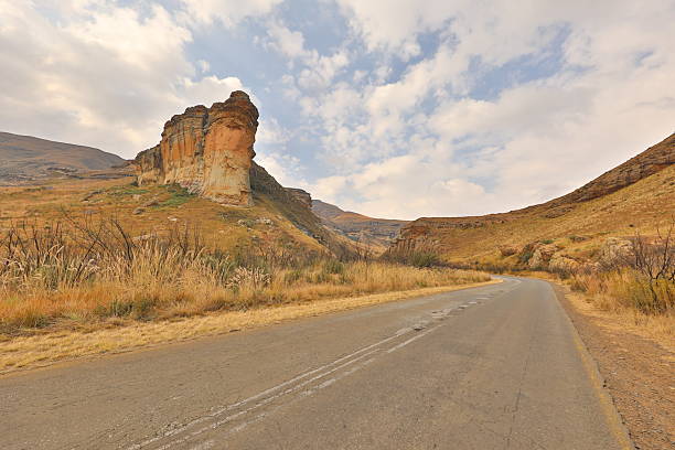 The park is a real highlight for visitors to the Free State. Popular attractions include the vast, colourful sandstone formations, which shine golden-yellow in the evening sun, and from which the area derives its name. Vegetation in the Golden Gate Nature Reserve consists mainly of wooded ravines, gullies and grasslands.