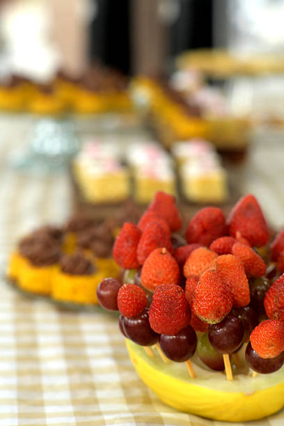 A small fruit cake, refreshment at every party. Guests will be delighted and cookies will be eaten in no time.