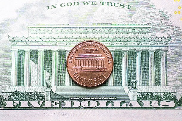 investing concept - small savings turns large profit