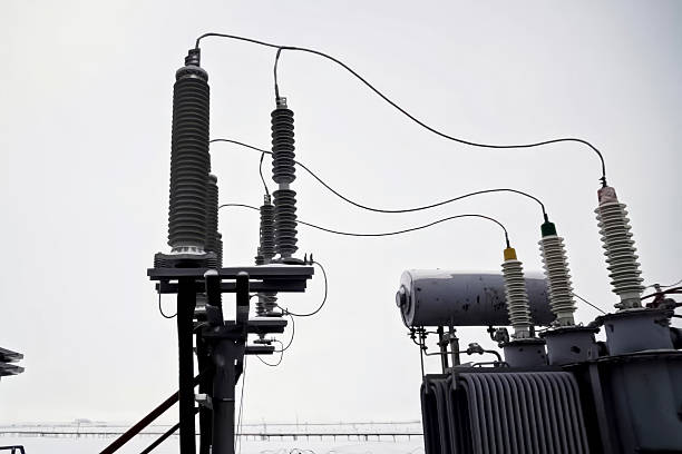 Electrical high-voltage insulators made of reramics on electrical substations and wires.