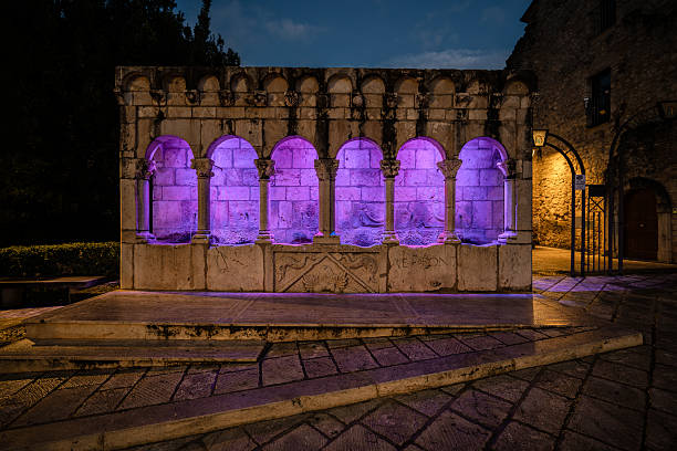 Is an elegant public fountain, as well as a symbol, of the city of Isernia.