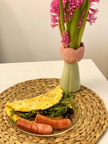 omelet sausage breakfast with flowers