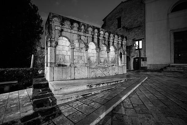 Is an elegant public fountain, as well as a symbol, of the city of Isernia.