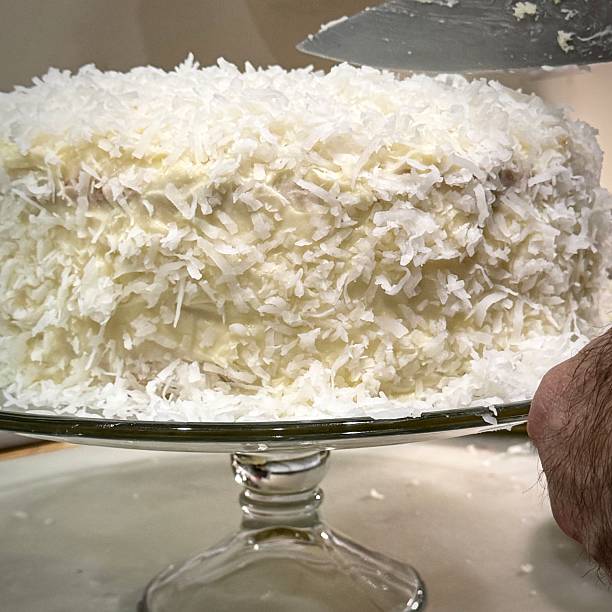 Cutting cake