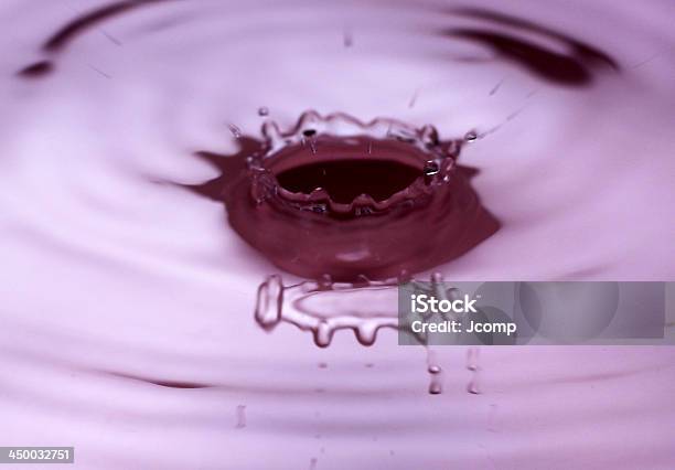 Foto de Gota Dágua e mais fotos de stock de Abstrato - Abstrato, Azul, Banheira