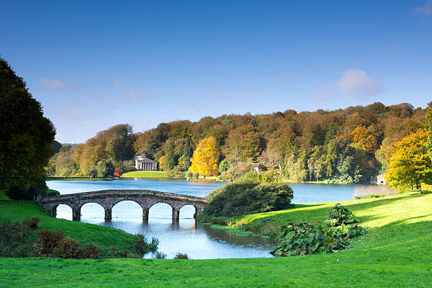 stourhead - palladian imagens e fotografias de stock