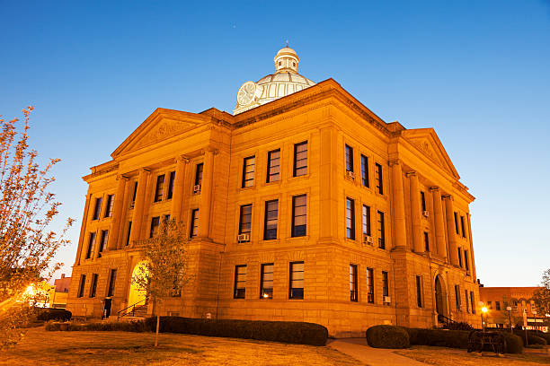 istock Old courthouse in Lincoln, Logan County 450111823
