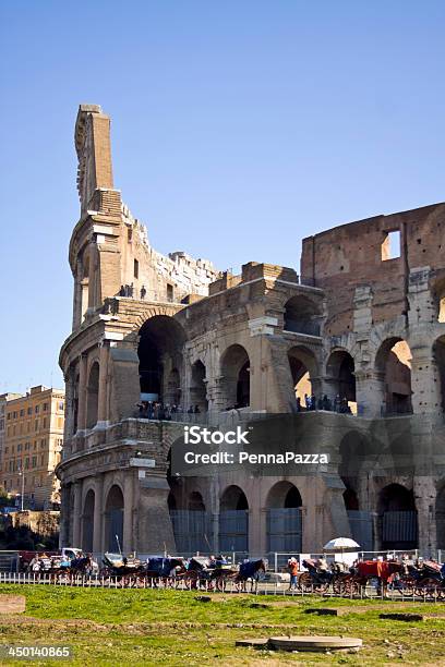 Detalle De Colosseum In Rome Italy Foto de stock y más banco de imágenes de Aire libre - Aire libre, Amanecer, Anochecer