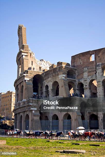 Detalhe De Colosseum Em Roma Itália - Fotografias de stock e mais imagens de Amanhecer - Amanhecer, Anoitecer, Antigo