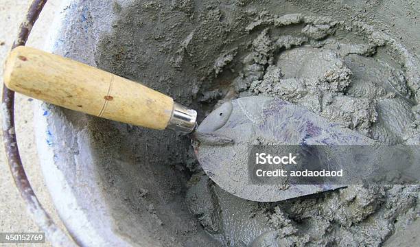 Troweling Cemento Foto de stock y más banco de imágenes de Acera - Acera, Actividad, Actividad física