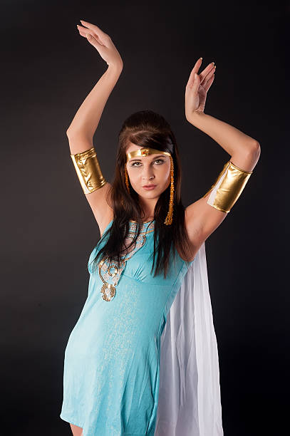 mujer egipcio antiguo - traje de reina egipcia fotografías e imágenes de stock