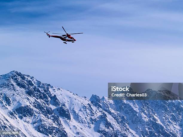 Helicóptero De Rescate Foto de stock y más banco de imágenes de Accidentes y desastres - Accidentes y desastres, Aire libre, Artesanía